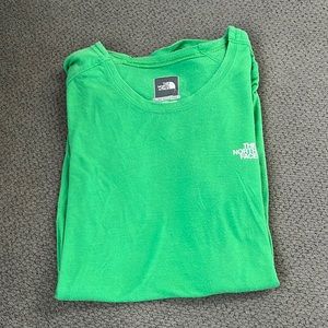 Green north face tee